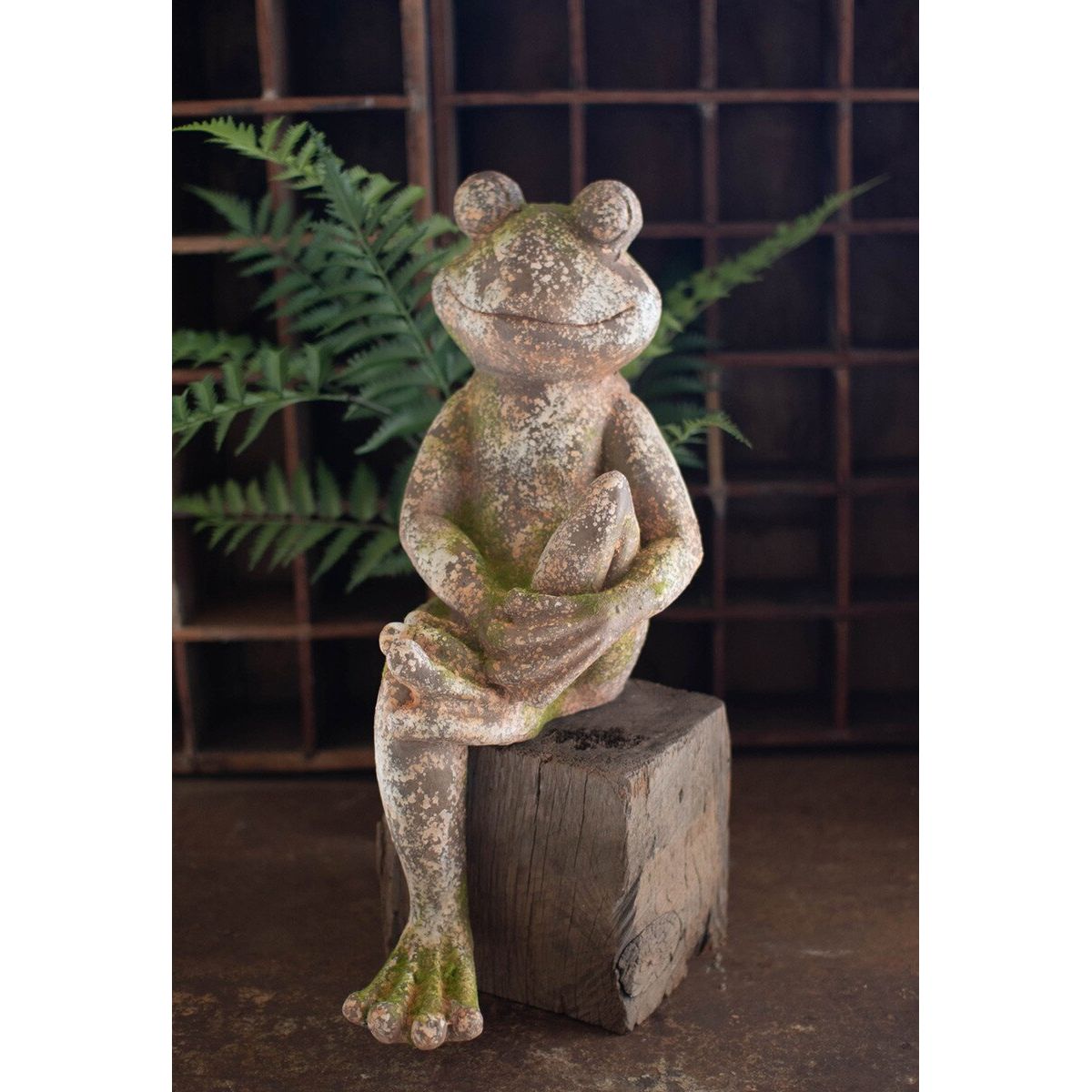 Faux Concrete Frog Sm - Zinnias Gift Boutique
