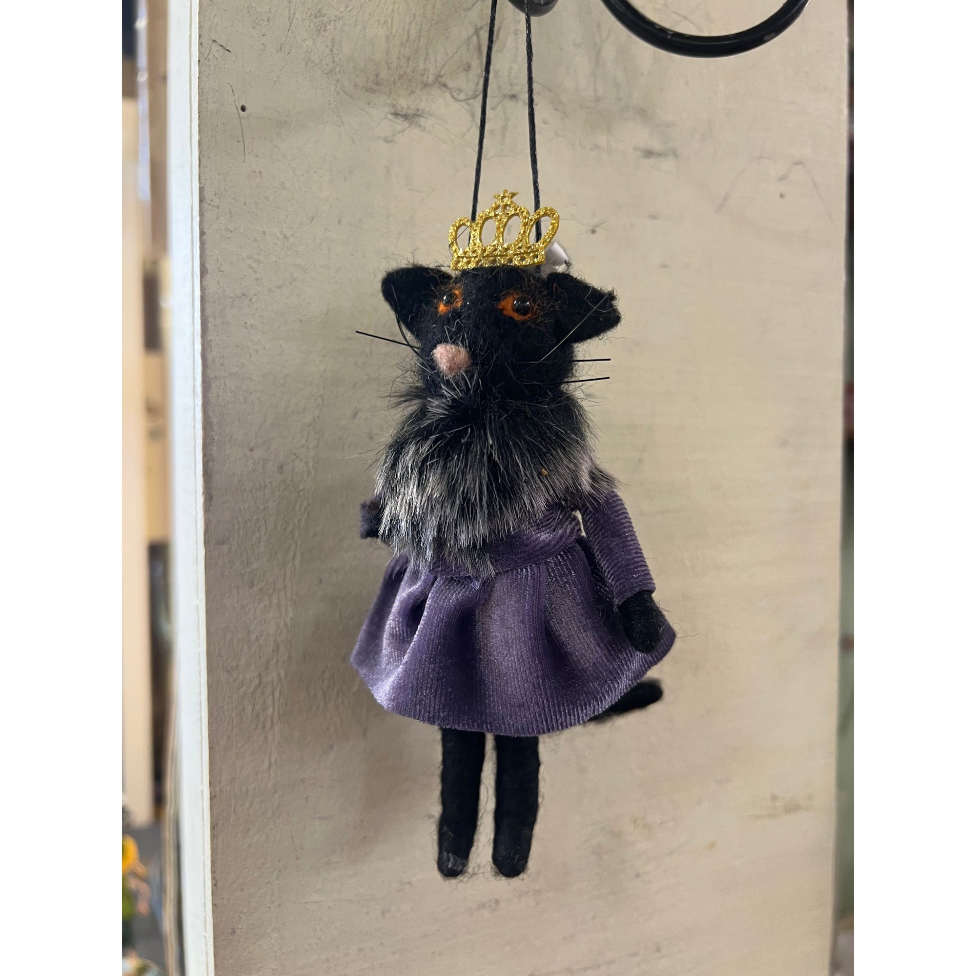 Black Cat Wool Spun Halloween Hanger - Zinnias Gift Boutique