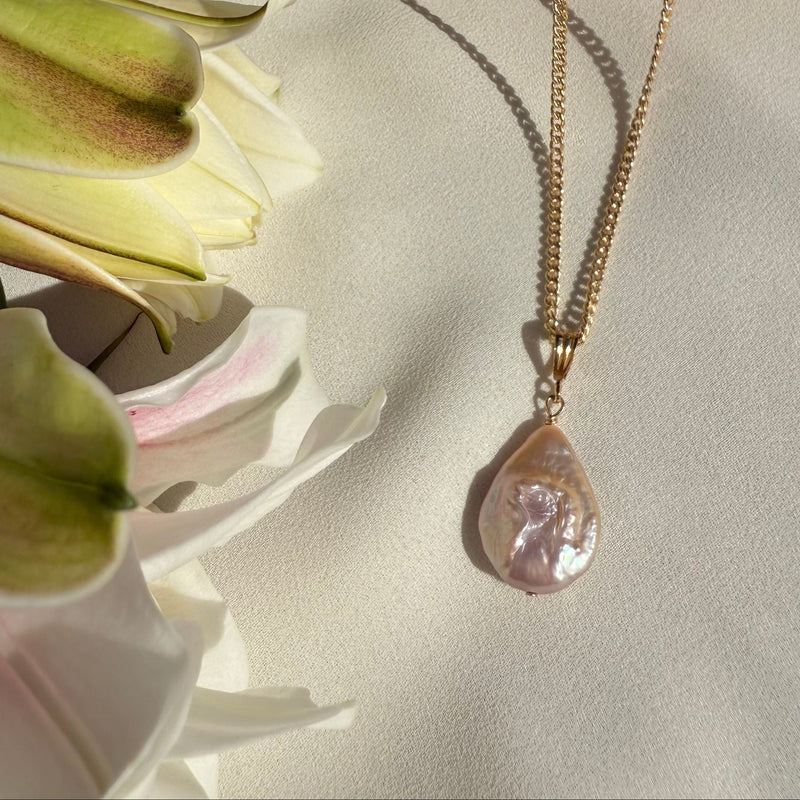 Minke Pearl Necklace 18"