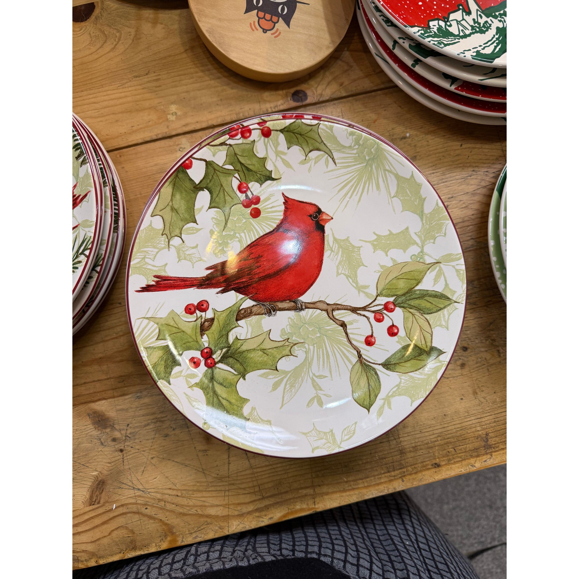 Cardinal Plate 9" - Zinnias Gift Boutique