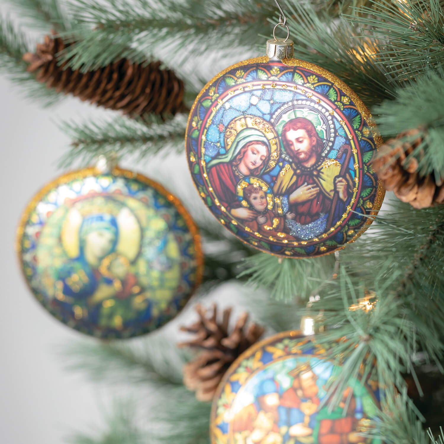 NATIVITY DISC ORNAMENT - Zinnias Gift Boutique
