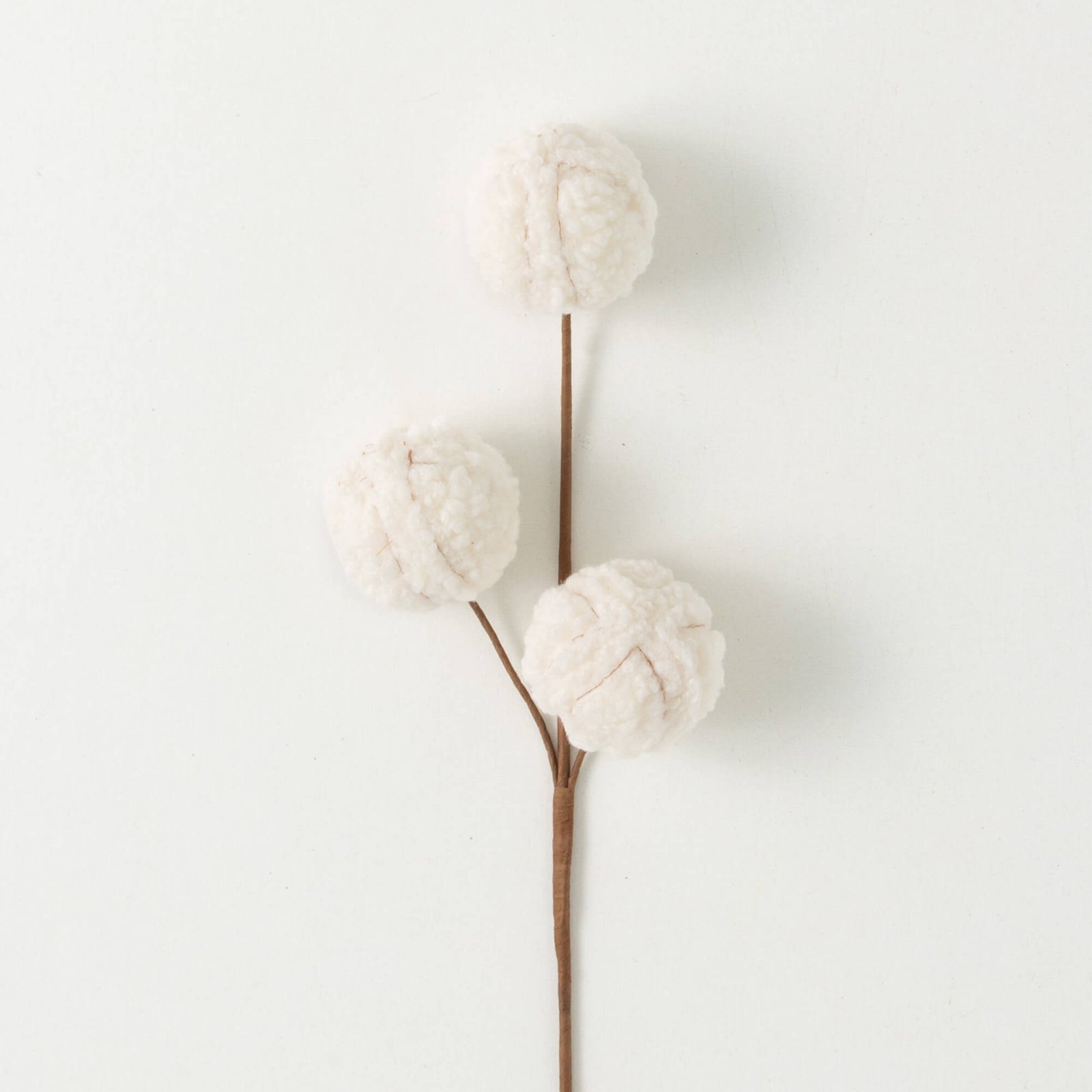 Sherpa Ball Spray - Zinnias Gift Boutique