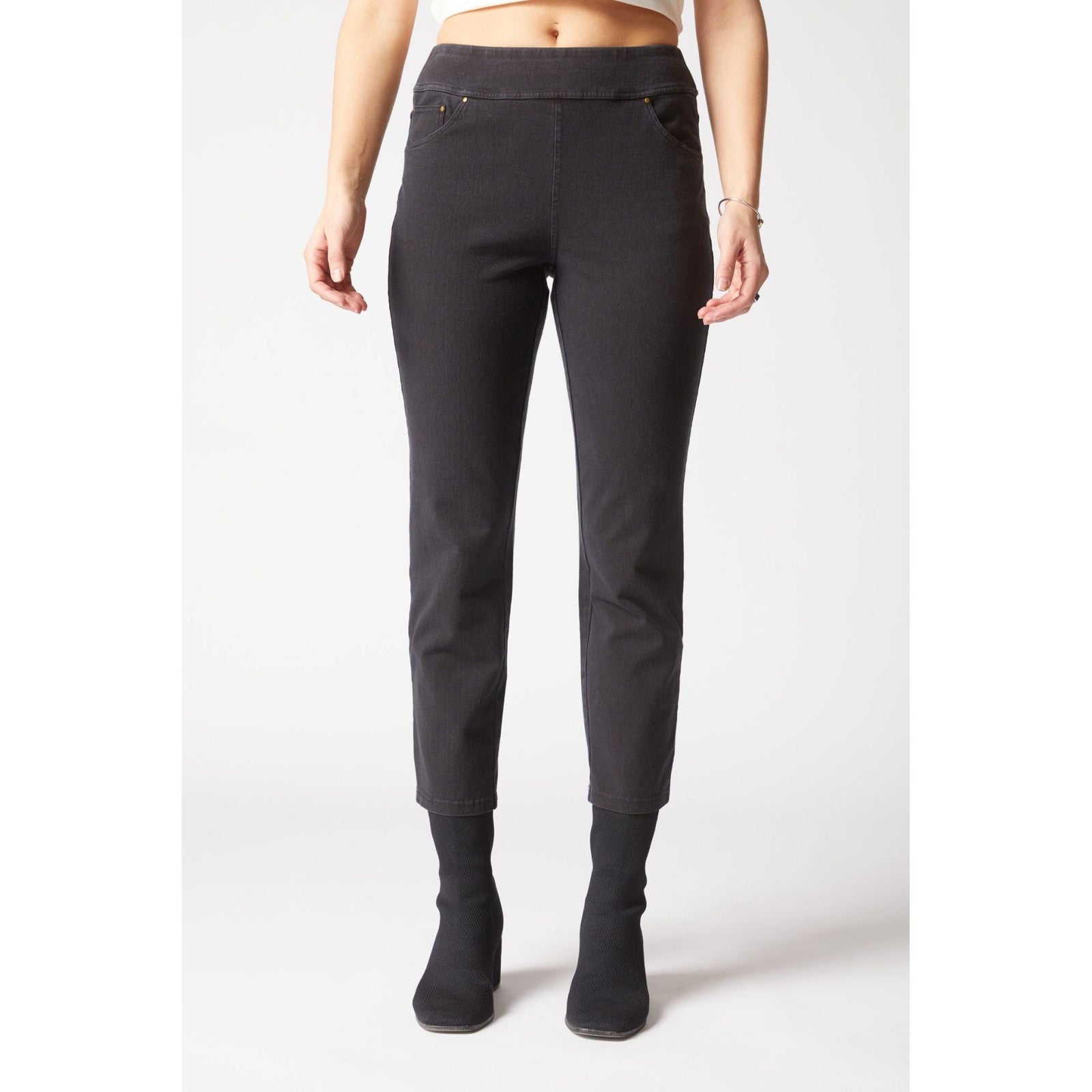 Stonewashed Capri Knit Jean - Zinnias Gift Boutique