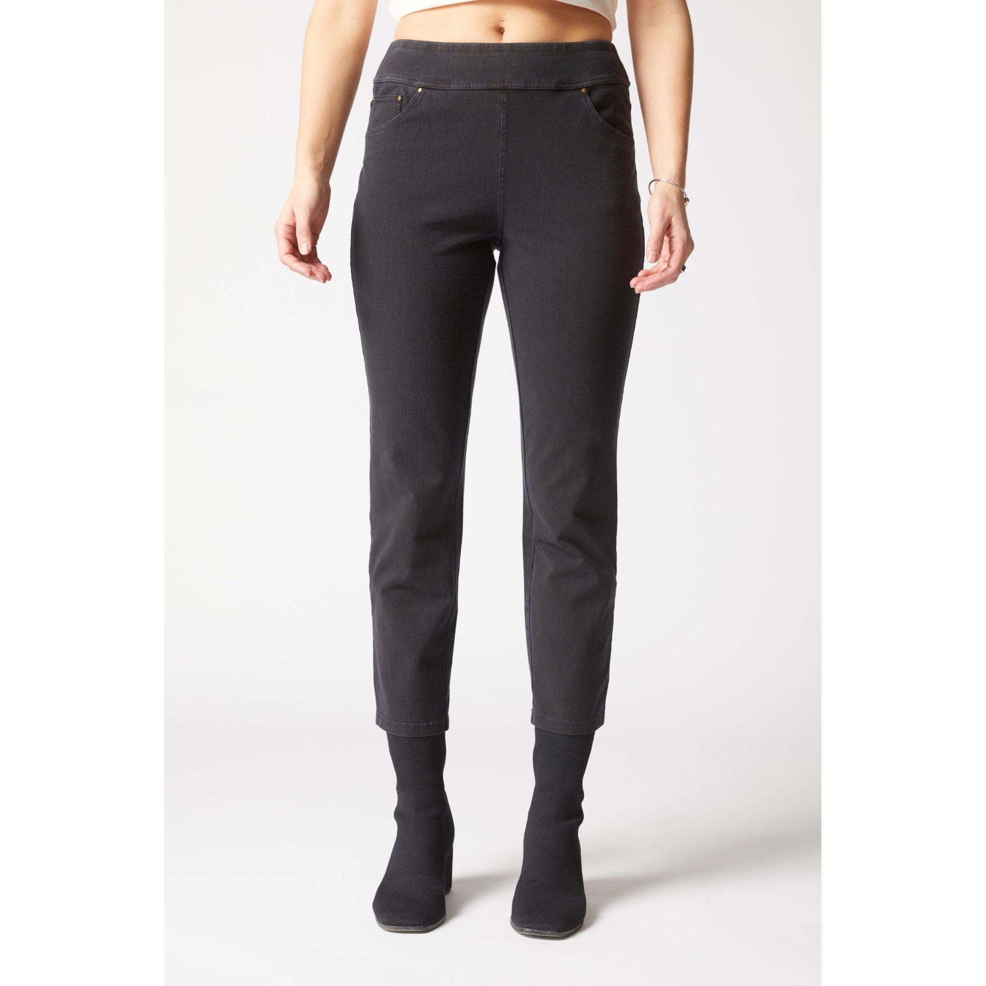 Stonewashed Capri Knit Jean - Zinnias Gift Boutique