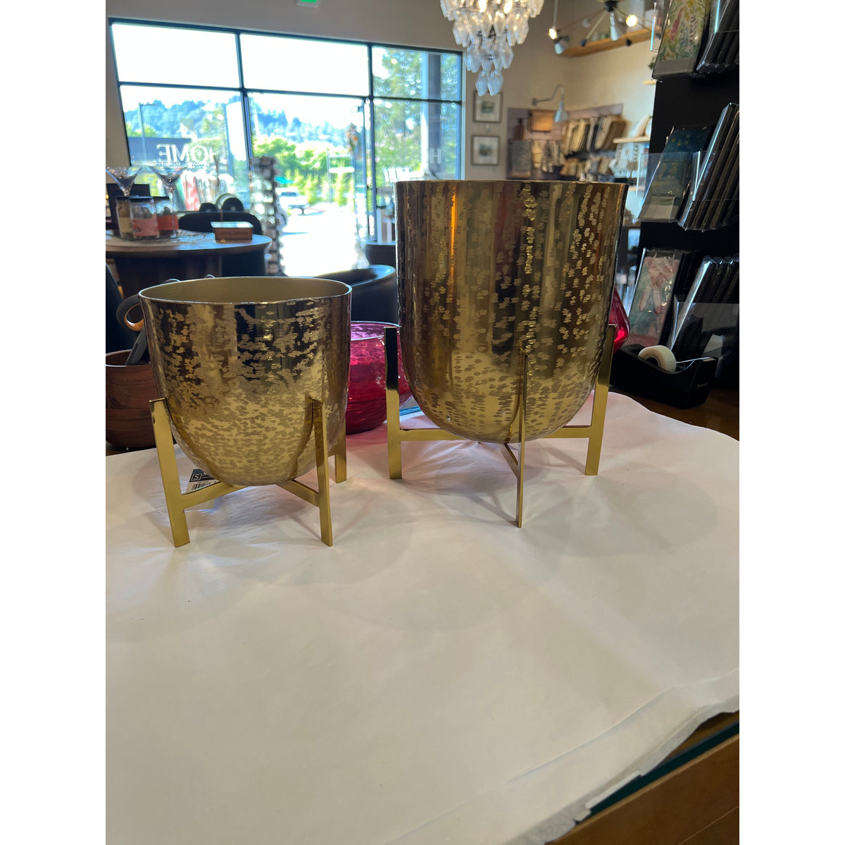 Gold Metal Vase w/ Stand Large - Zinnias Gift Boutique